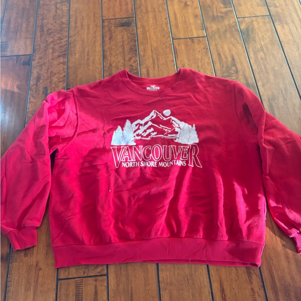 HOLLISTER RED GRAPHIC CREWNECK